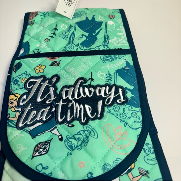 NWT Disney Parks Alice in Wonderland Double Potholder Pot Holder Oven Glove Mitt - Picture 3 of 12